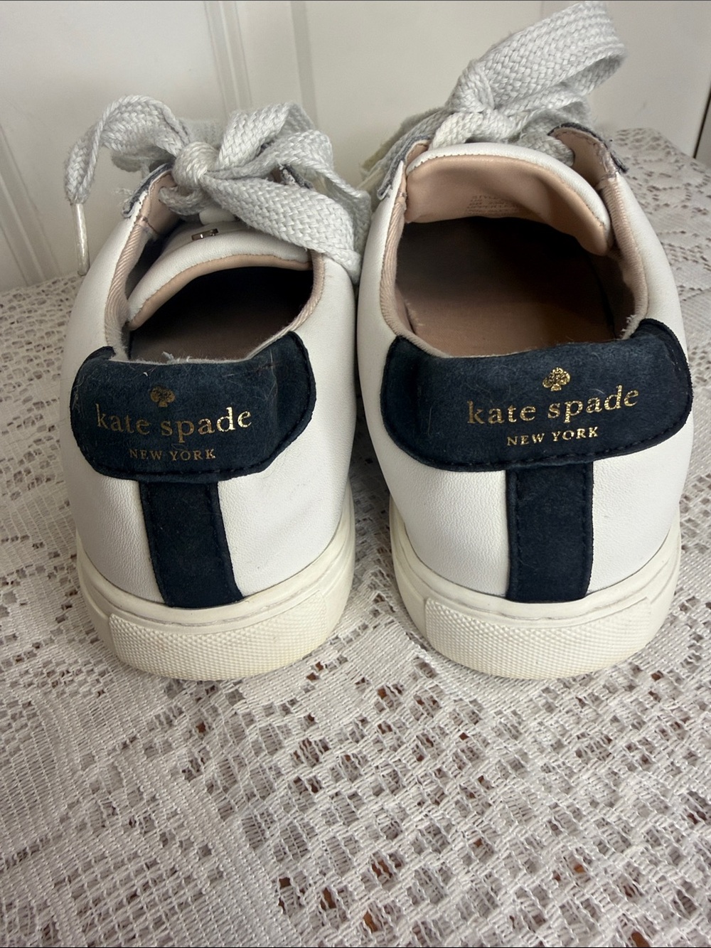 Kate Spade White Leather Sneakers Black hearts lace up shoes sz 6 - Picture 4 of 7